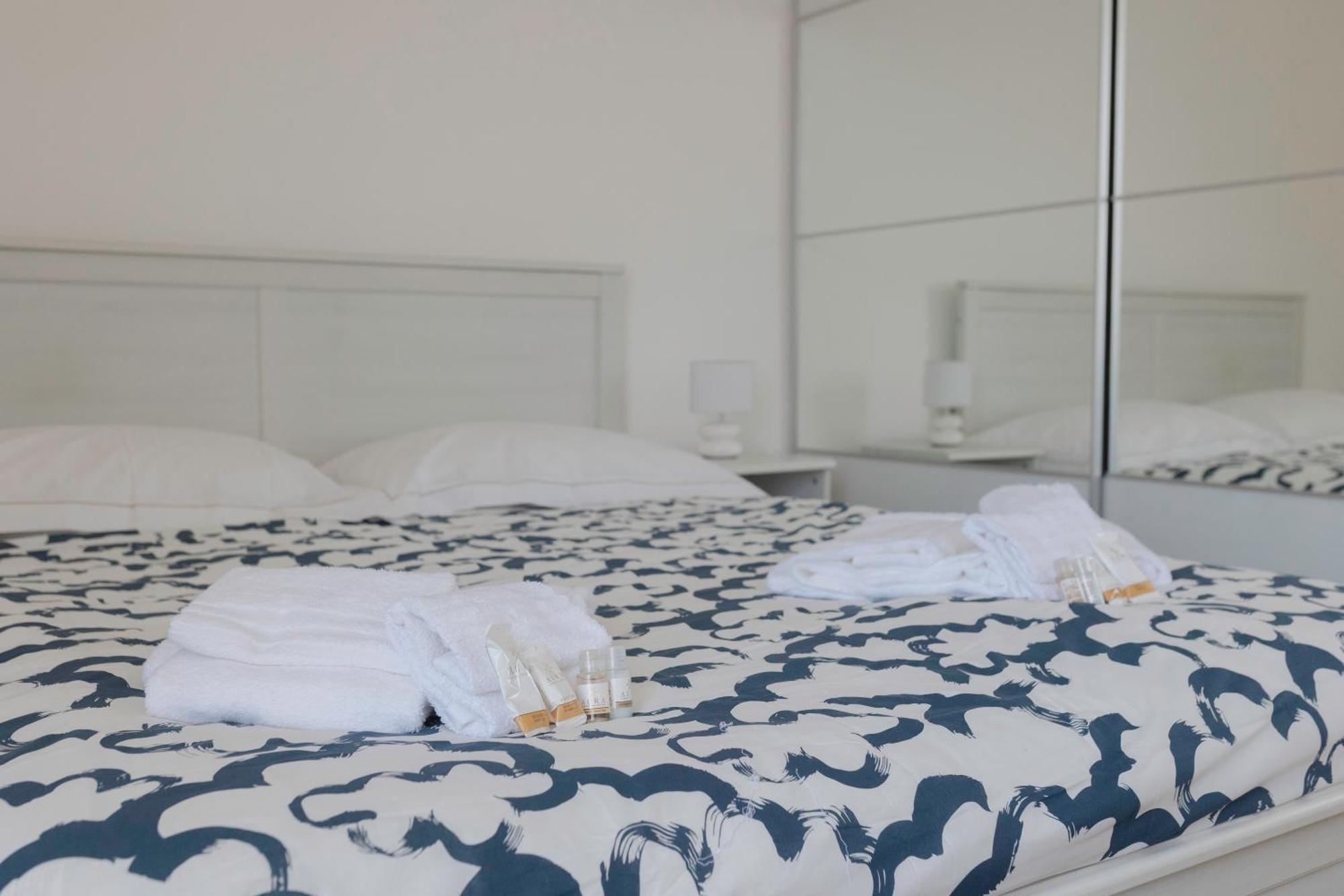 Sunrise Waterfront - Central Apartment With Sea View Balcony - Molfetta Exterior photo